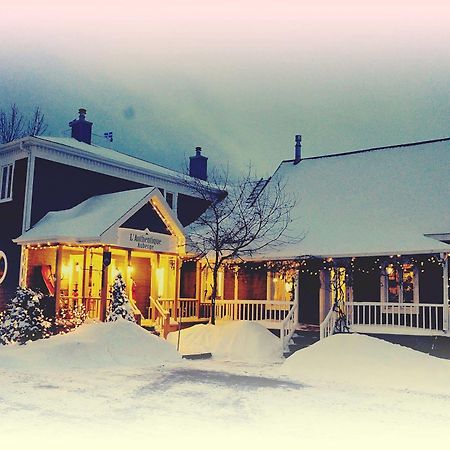 L'Authentique Auberge De Charlevoix Les Eboulements Exterior photo